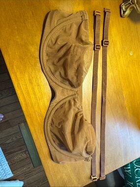 SKIMS Convertible Strapless Bra in Chestnut Brown